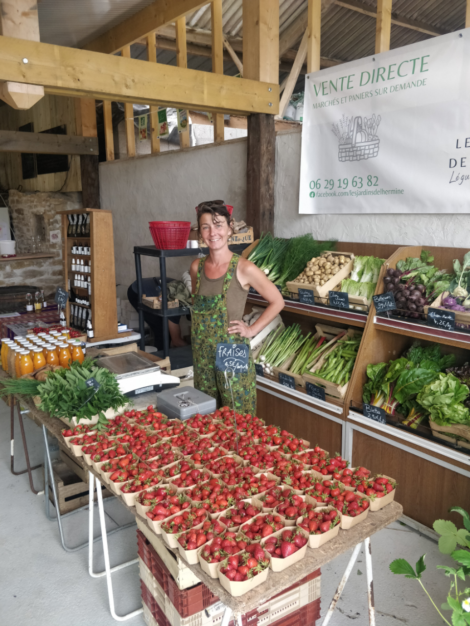 L'étal des jardins de l'Hermine au marché de la Joue
